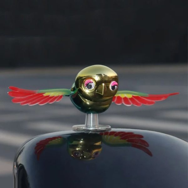 Cute Lifelike Bird Helmet Ornaments - Creative Decor for Cars & Electric Vehicles, Fun Exterior Accessories